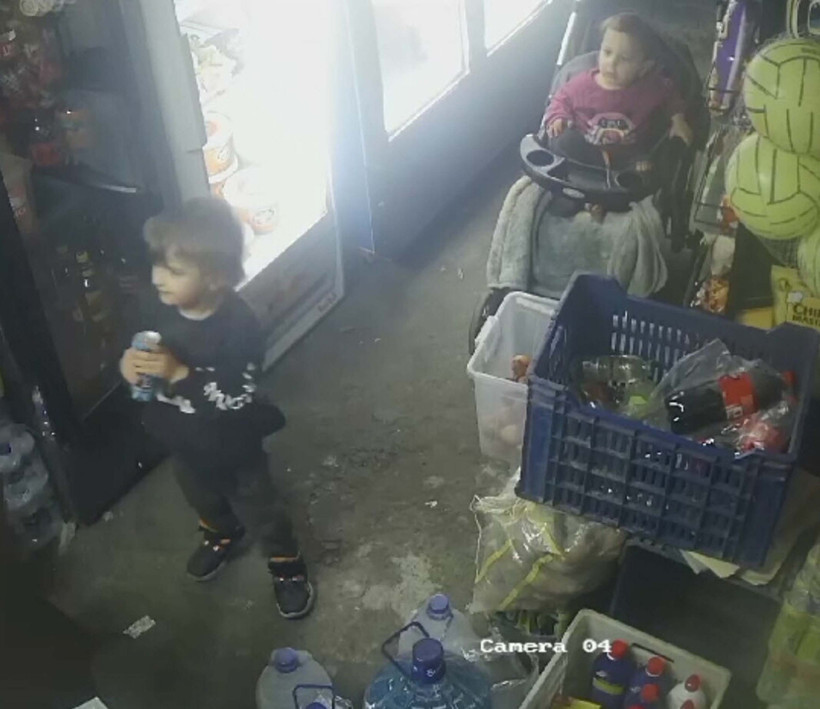 Yangında ölen 2 kardeş, yan yana toprağa verildi - Resim : 2