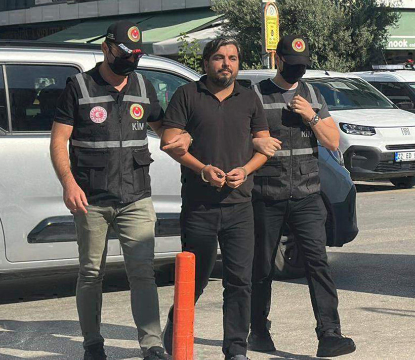 TIR dorsesinin altında yakalanan Arif Kocabıyık adliyeye sevk edildi - Resim : 1