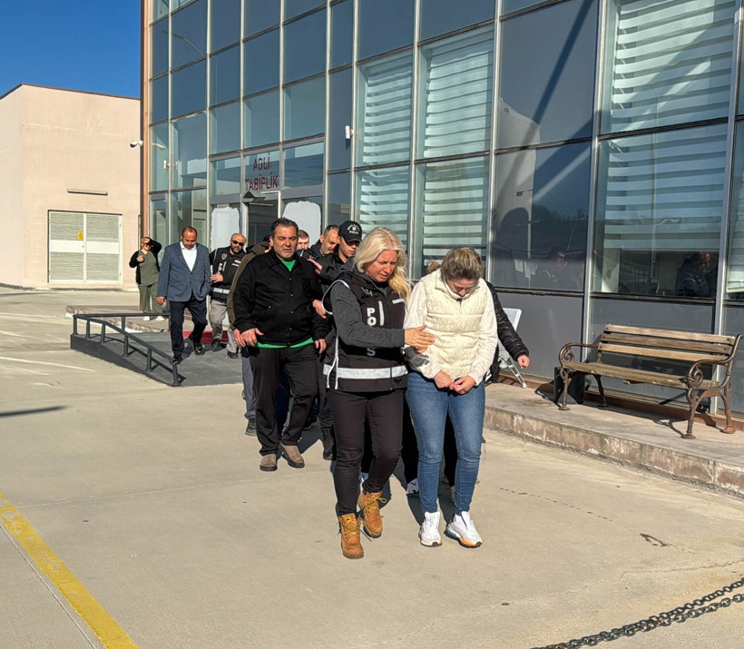 Belediye başkanı adliyeye böyle götürüldü - Resim : 3