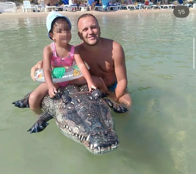 5 yaşındaki kızının gözleri önünde öldürüldü! 'Babam tuttu, dedem annemi kesti' - Resim : 2