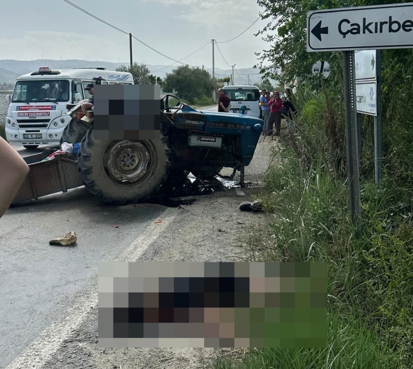 Traktör ile motosiklet çarpıştı: 3 ölü - Resim : 1