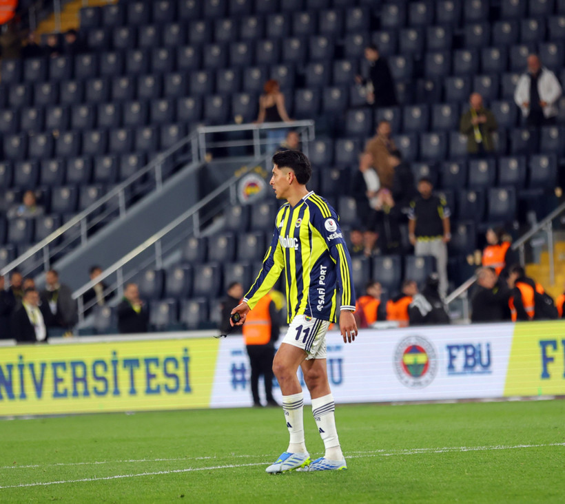 Taraftarının ıslıkladığı Edson Alvarez sessizliğini bozdu: Hastaneden fotoğraf paylaştı - Resim : 1
