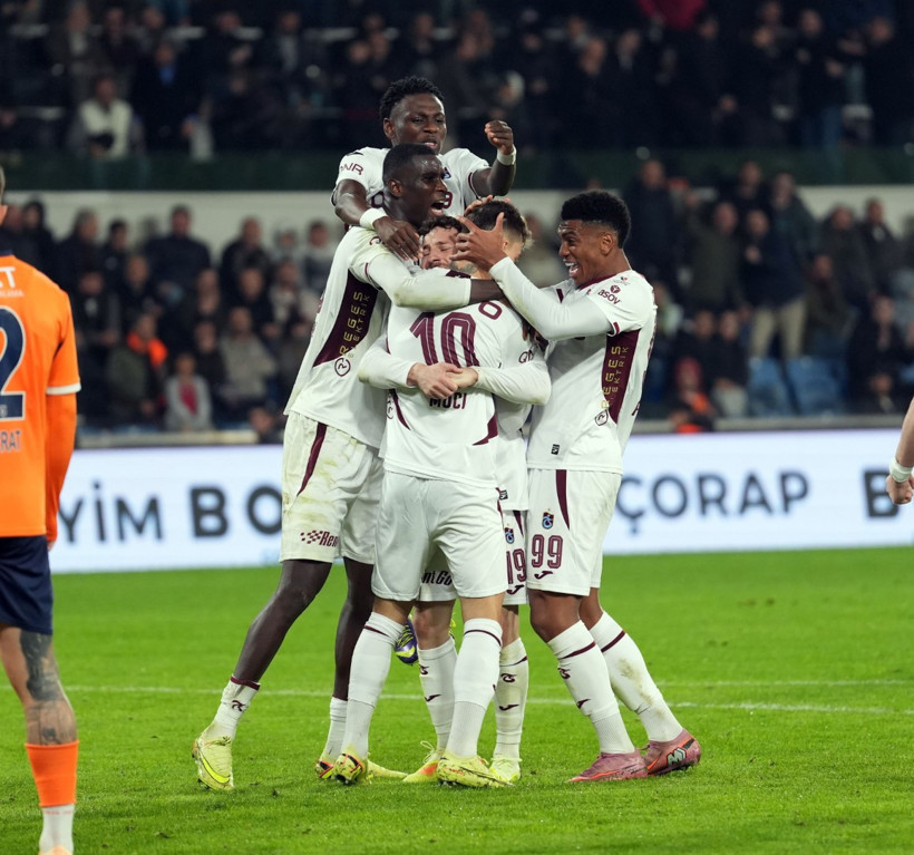 Muçi işte şimdi Trabzonlu oldu! Başakşehir maçında 2 penaltı, 1 kırmızı kart, 7 gol: 4-3! - Resim : 2