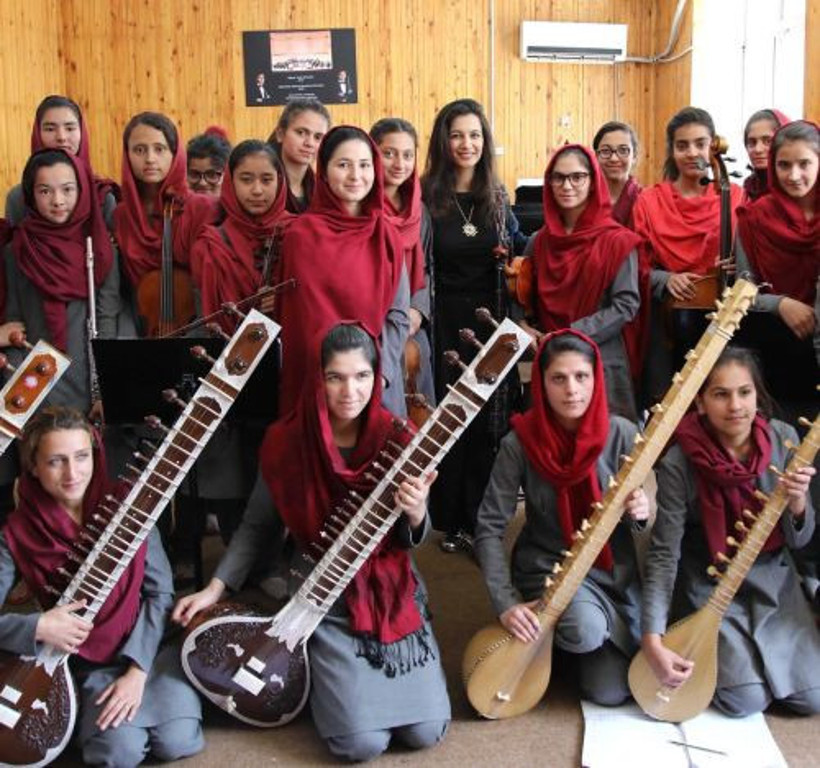 Afganistan'da m&uuml;zik yasaklandı. Enstr&uuml;manları saklayıp gizlice &ccedil;alıyorlar. - Resim : 2