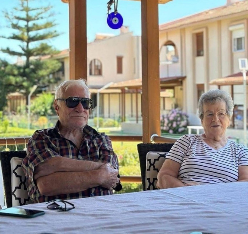 Ersun Yanal'ın babası son yolculuğuna uğurlandı - Resim : 1