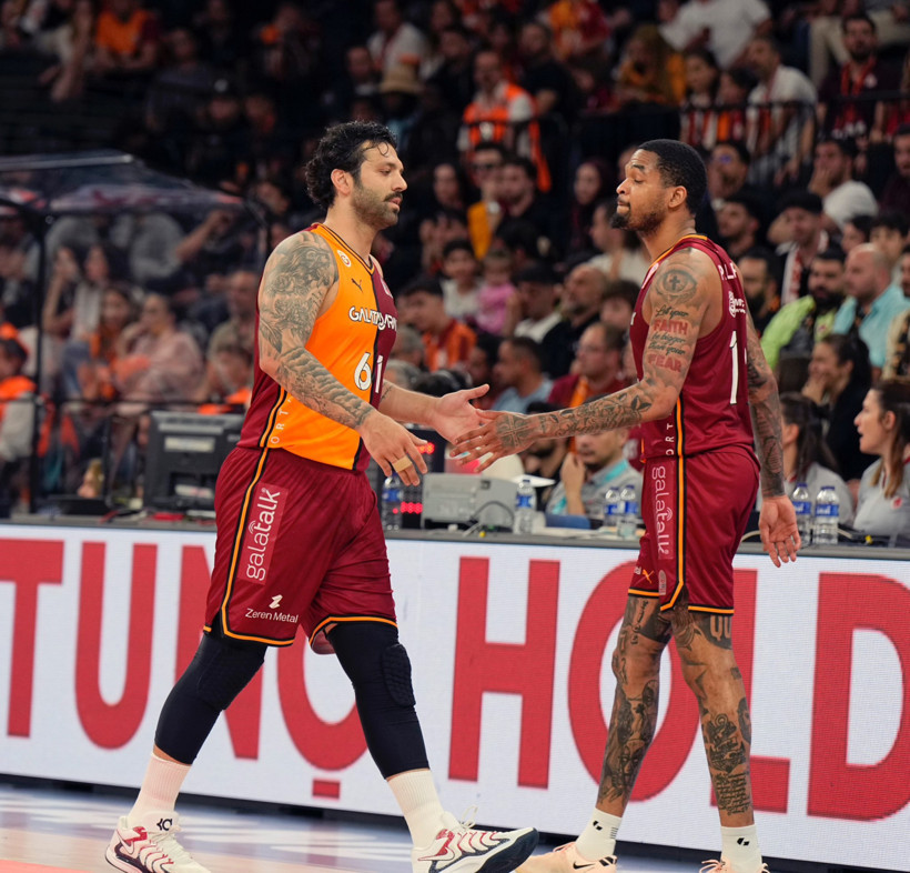 15 yıl sonra Galatasaray'a veda etti - Resim : 1