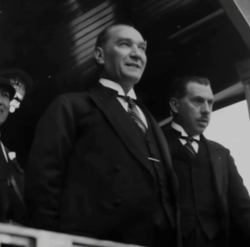 Ünlülerden 10 Kasım Atatürk'ü Anma Günü mesajları - Resim: 1