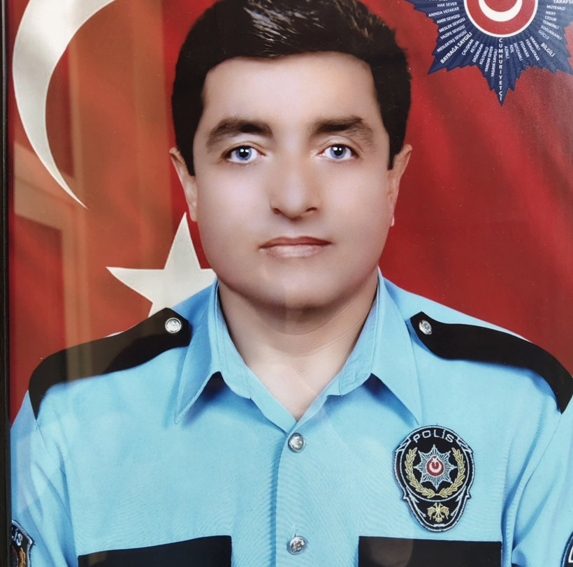 AYM önündeki eylemde yaşamına son vermişti. Emekli polis toprağa verildi - Resim : 2