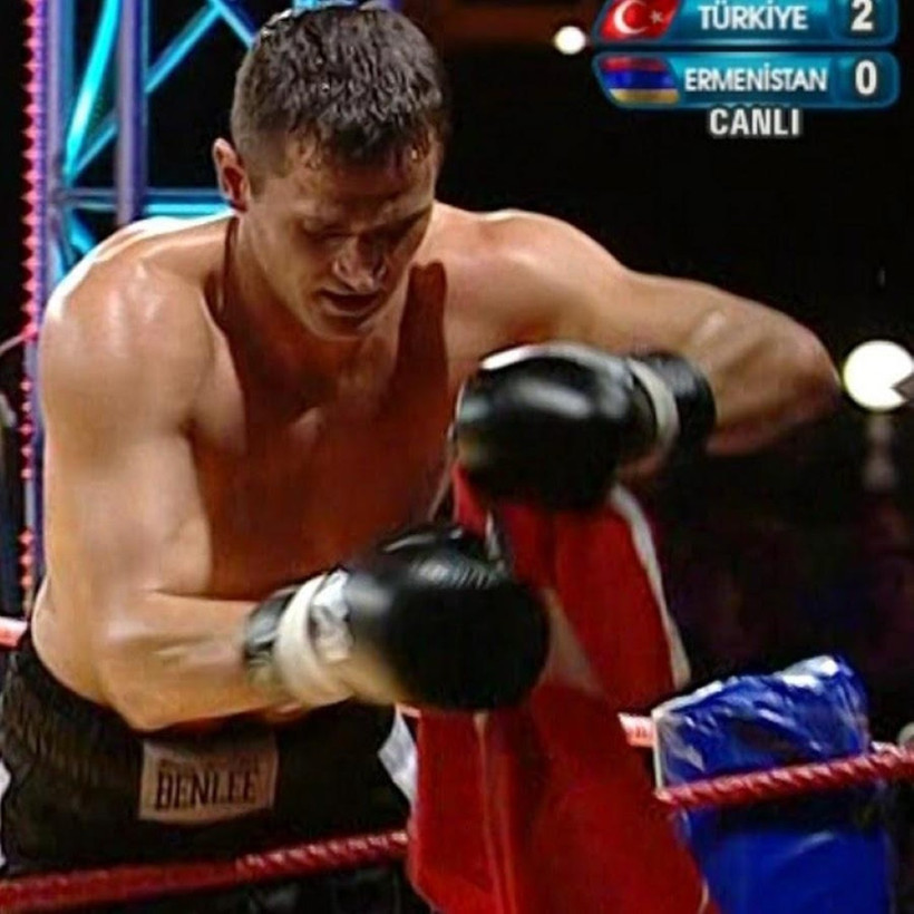 Dünya Kick Boks Şampiyonu cami görevlisine saldırdı - Resim : 2