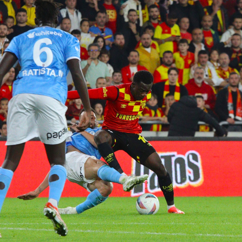 Göztepe'nin kapısı 'Anthony Dennis' için çalınıyor: Almanlar ve İngilizler kafaya koydu - Resim : 1