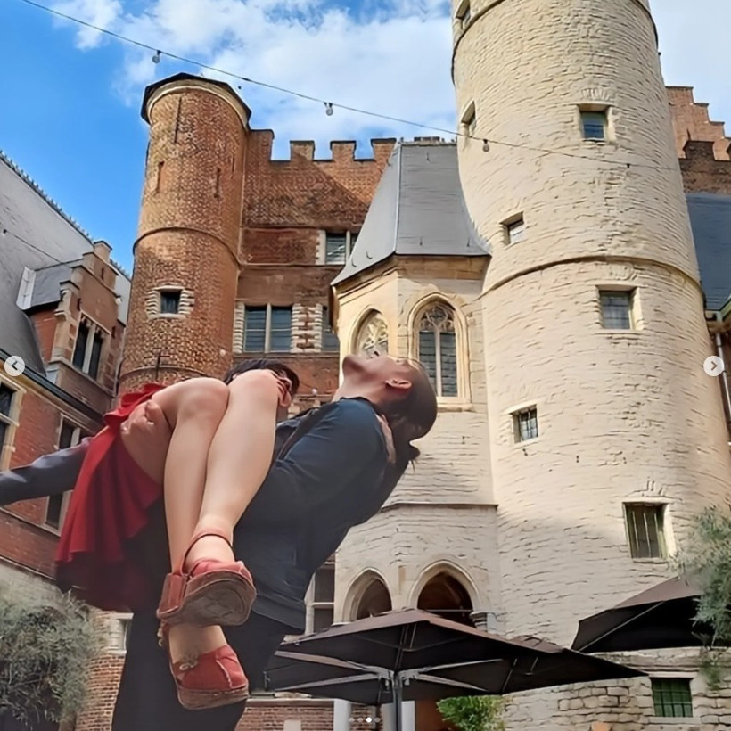 Şarkıcı Aydilge, Hande Erçel ve Hakan Sabancı'yı ti'ye aldı - Resim : 3