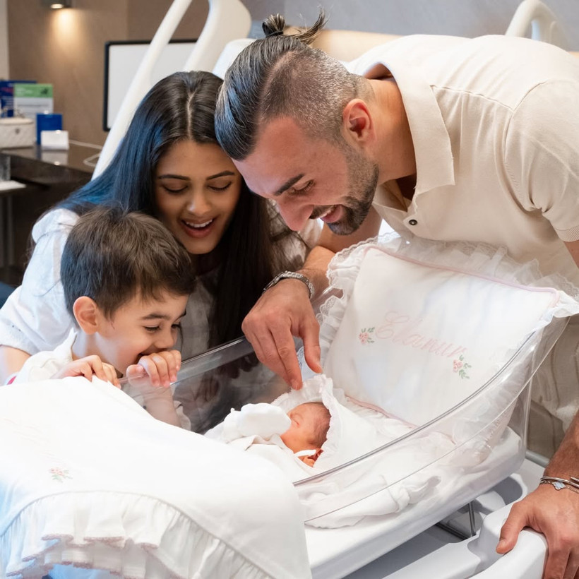 Eşi doğum yapan milli futbolcu bayıldı - Resim : 1