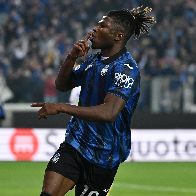 Beşiktaş, El Bilal Toure'yi resmen duyurdu: Yeni stoperin de eli kulağında! - Resim : 1