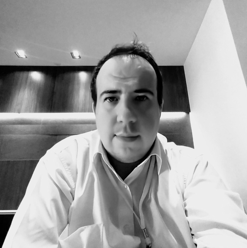 Sarıyer'de yangın: İki kardeşten biri öldü - Resim : 1