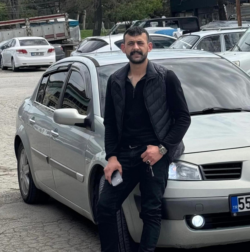 30 yaşındaki erkek arabada &ouml;l&uuml; bulundu - Resim : 1