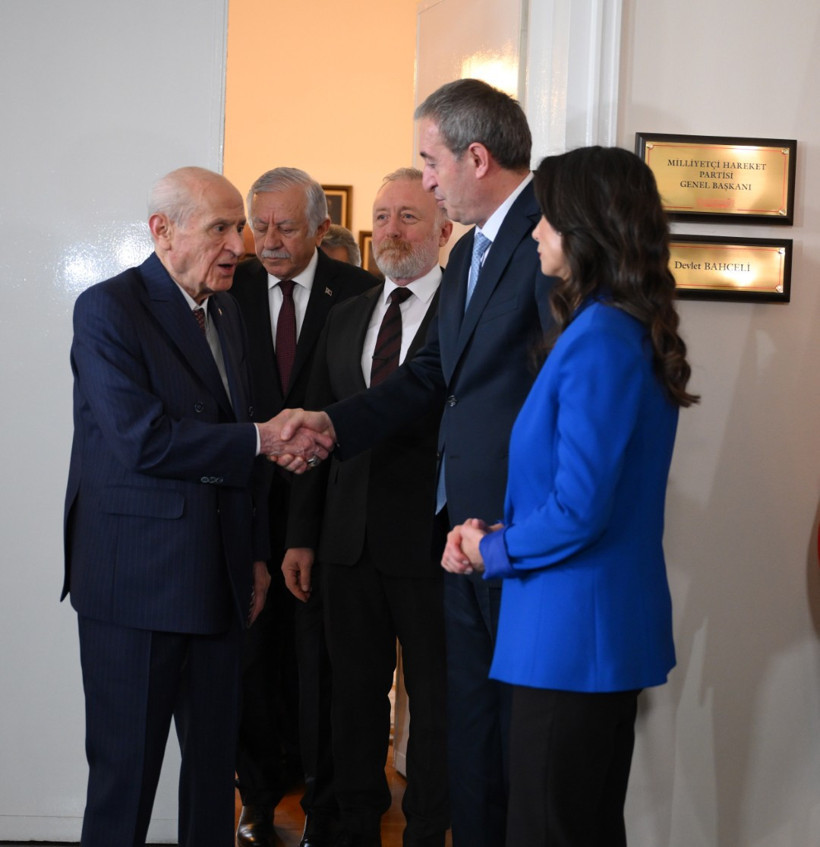 Bahçeli, kapıda karşıladı: MHP-DEM görüşmesi bitti - Resim : 2