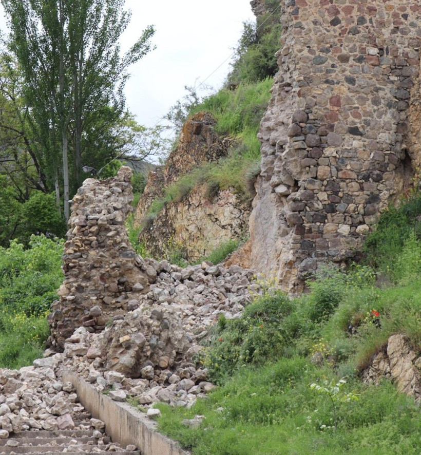 Oltu Kalesi yıkılma tehlikesiyle karşı karşıya - Resim: 5