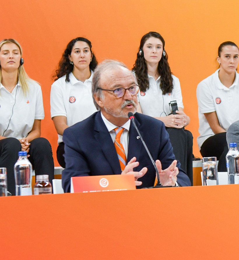 Eczacıbaşı Dynavit yeni sezonu yeni evinde açtı: 4000 kişilik dev salon - Resim : 2