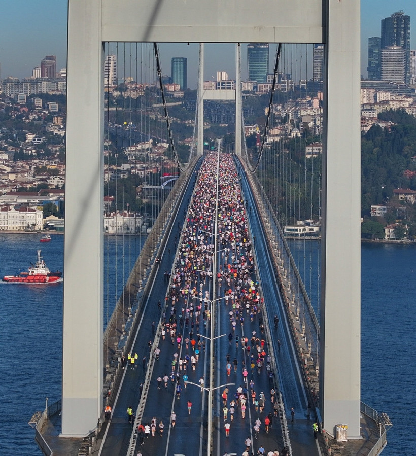 47. İstanbul Maratonu başladı: 126 ülkeden 41 bin koşucu! - Resim : 3