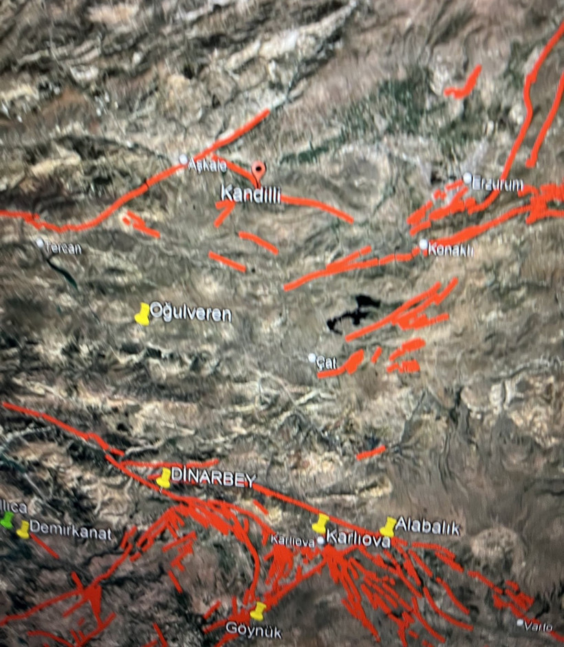 Naci Görür: Batıdaki fay tetiklenirse iş değişir - Resim : 1