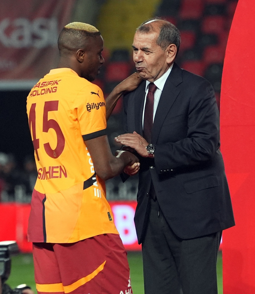 'Transfer sihirbazı', Victor Osimhen için Napoli'de: Bu teklife yeşil ışık! - Resim : 1