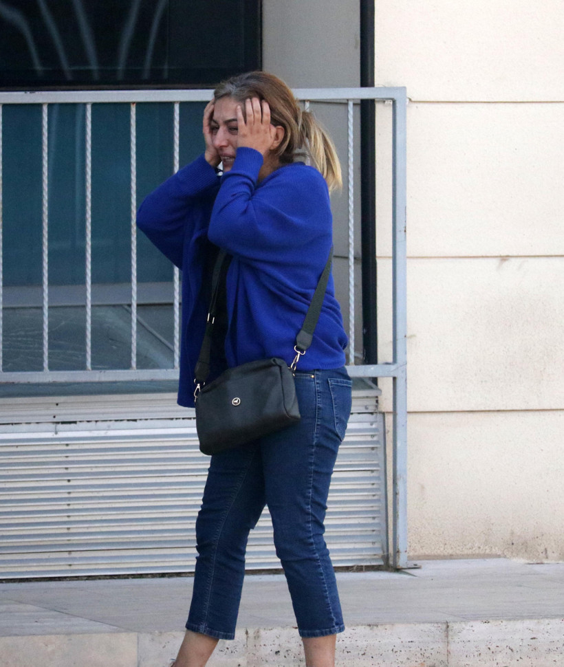 Genç kızın cenazesinde yürek burkan anlar: Babası güçlükle ayakta durdu - Resim : 2